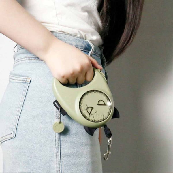 Retractable pet leash